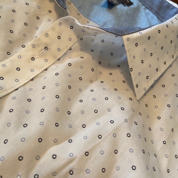 Van Heusen 2XL Button Down Shirt - Picture 3 of 4